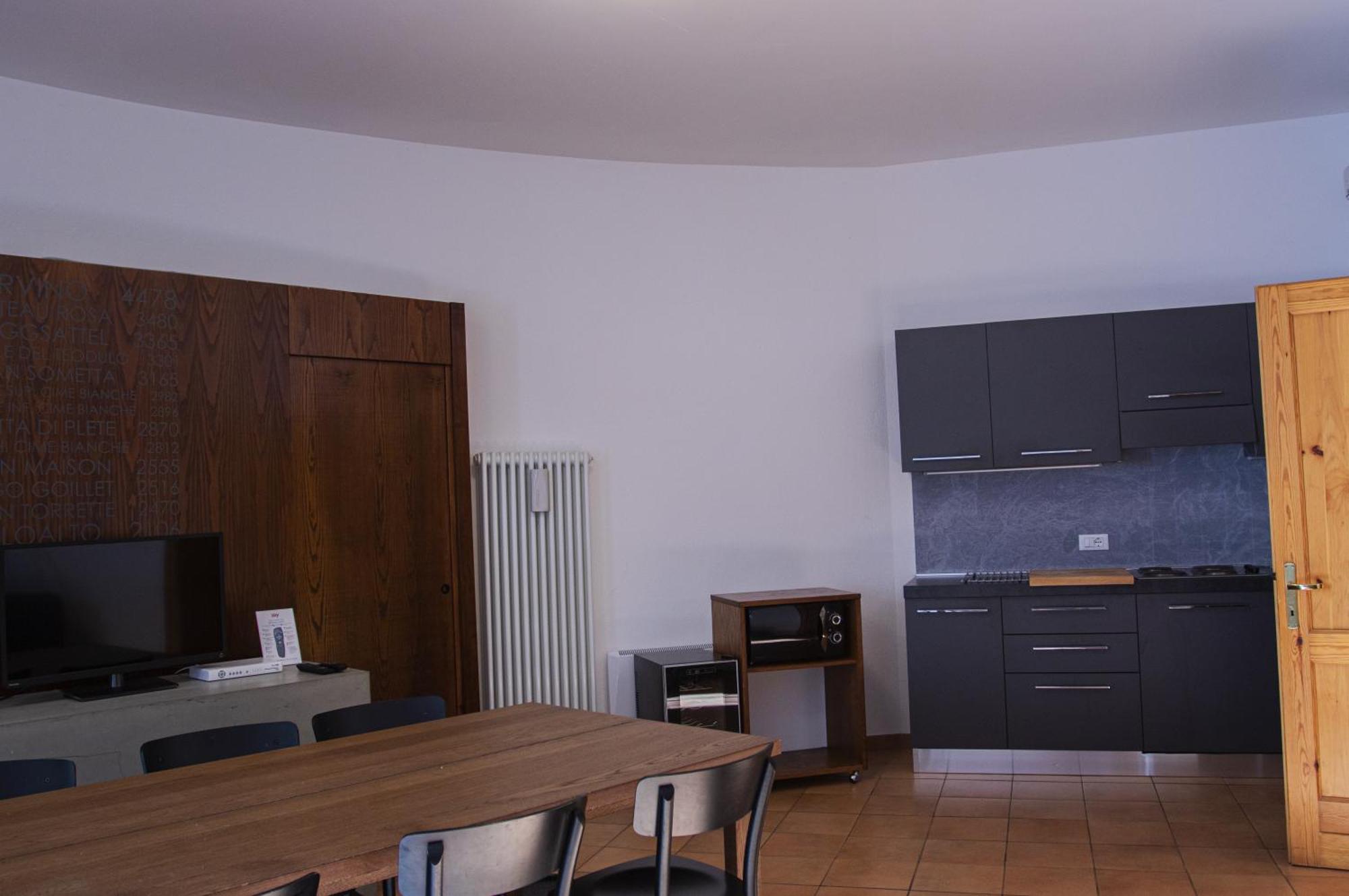 Base Camp Alpine Apartments ブレウイル・チェルヴィナイア 部屋 写真