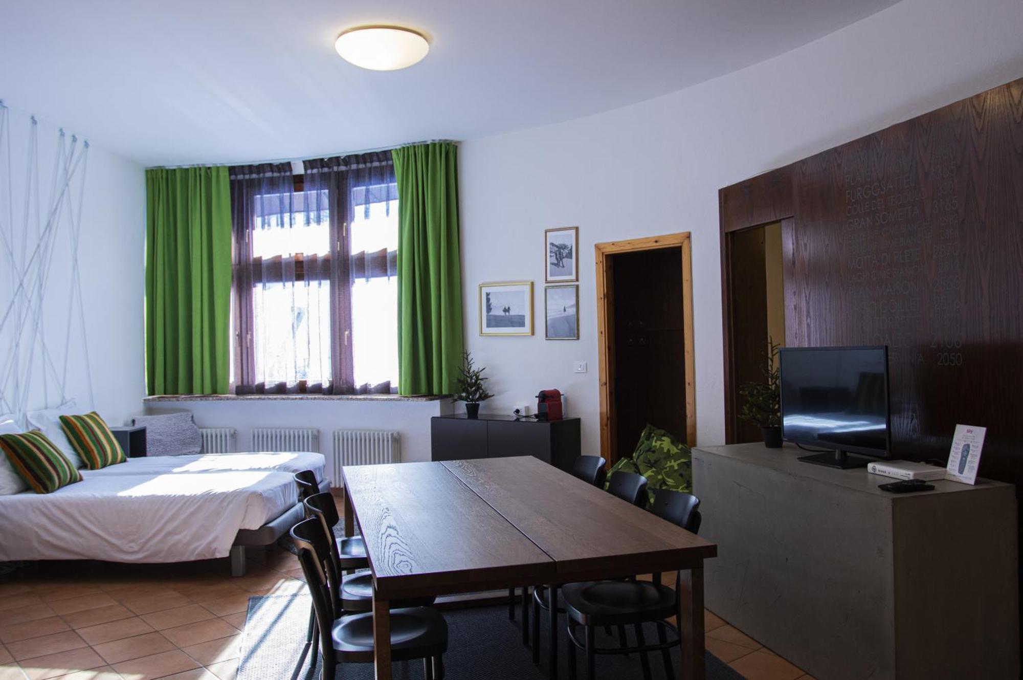 Base Camp Alpine Apartments ブレウイル・チェルヴィナイア 部屋 写真
