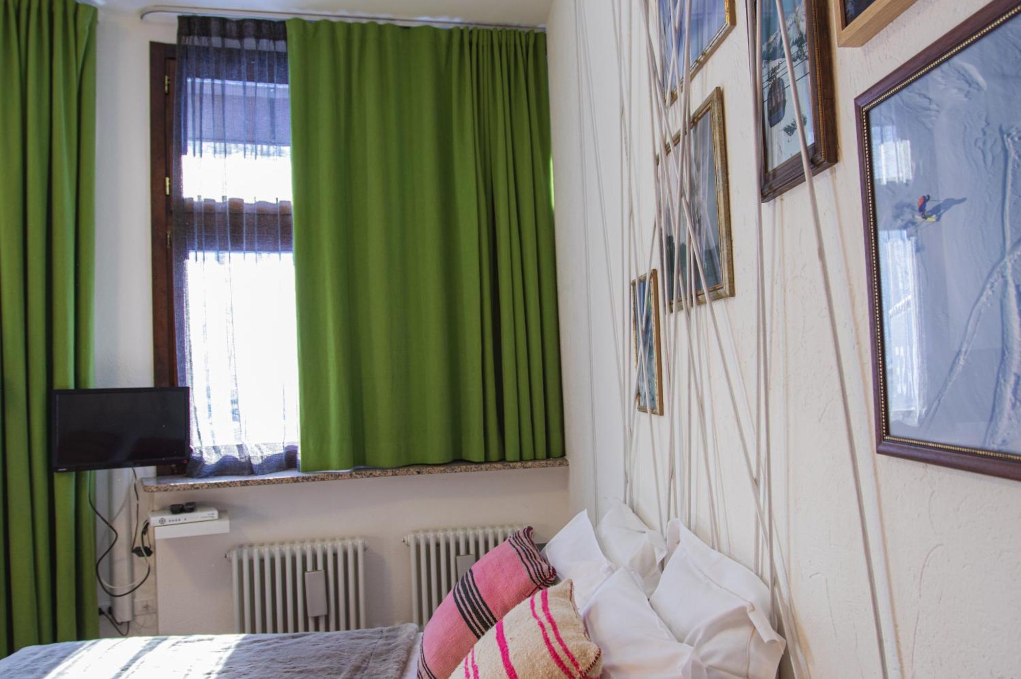 Base Camp Alpine Apartments ブレウイル・チェルヴィナイア 部屋 写真