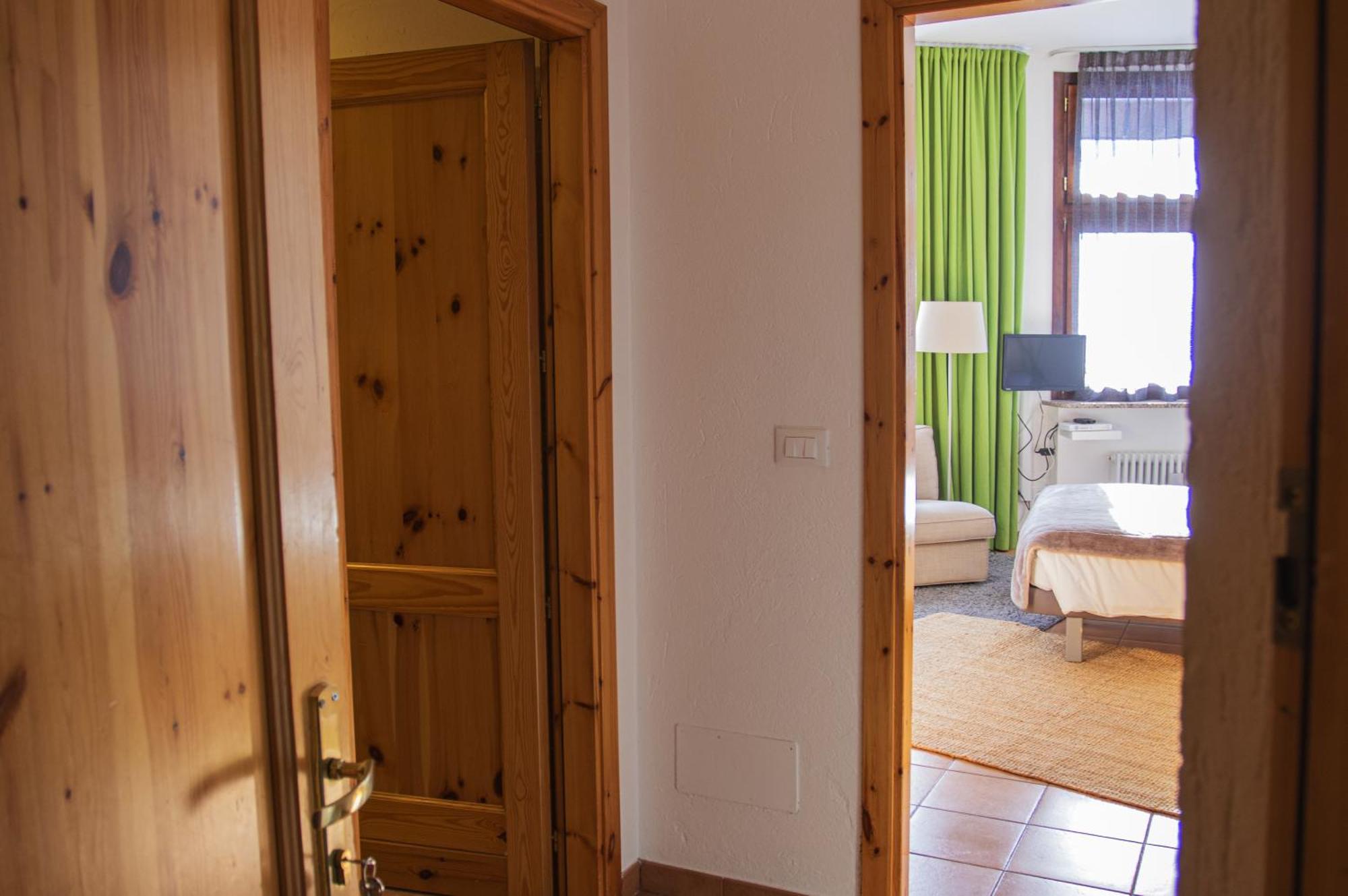 Base Camp Alpine Apartments ブレウイル・チェルヴィナイア 部屋 写真
