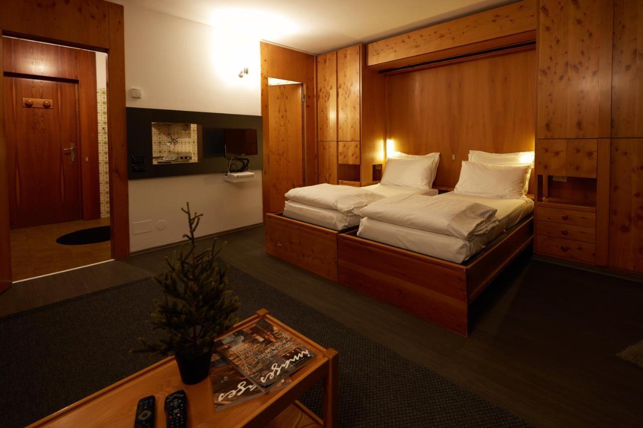 Base Camp Alpine Apartments ブレウイル・チェルヴィナイア エクステリア 写真